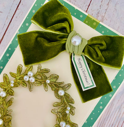 Luxury Mistletoe Wreath Handmade Card